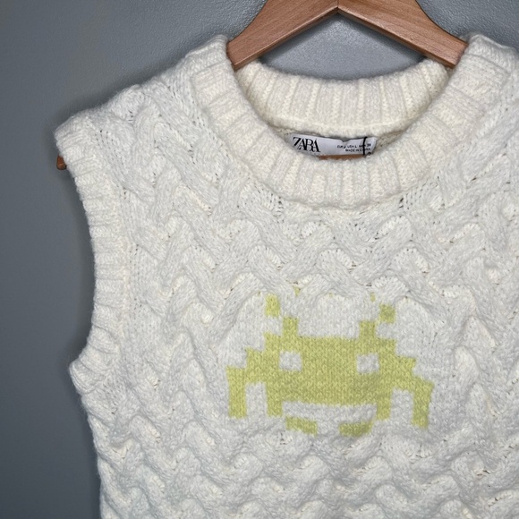 NWT Zara x Space Invaders 8-Bit Cable Knit Chunky Sweater Vest - Picture 5 of 15